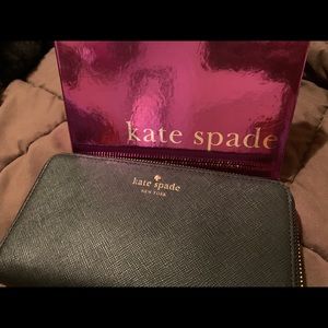 ♠️Kate spade wallet/wristlit.